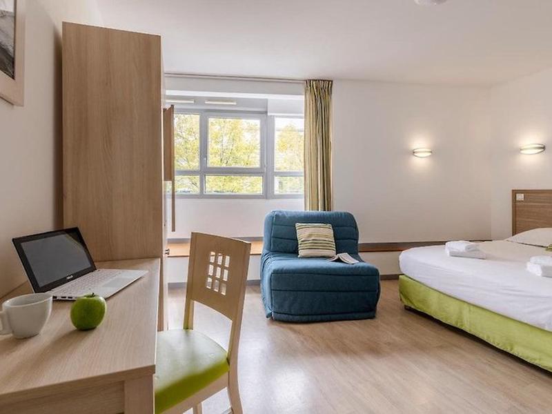 6FB52361E4B002686301611F5B8192D9