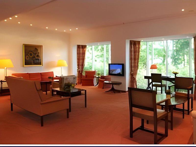 AE96B3E36C2C4A71EDC08D01040EF784