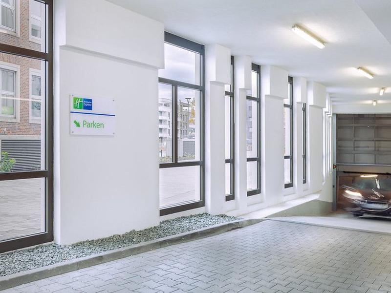 641C23A53B5DA73C5C1005DD4EB0B384