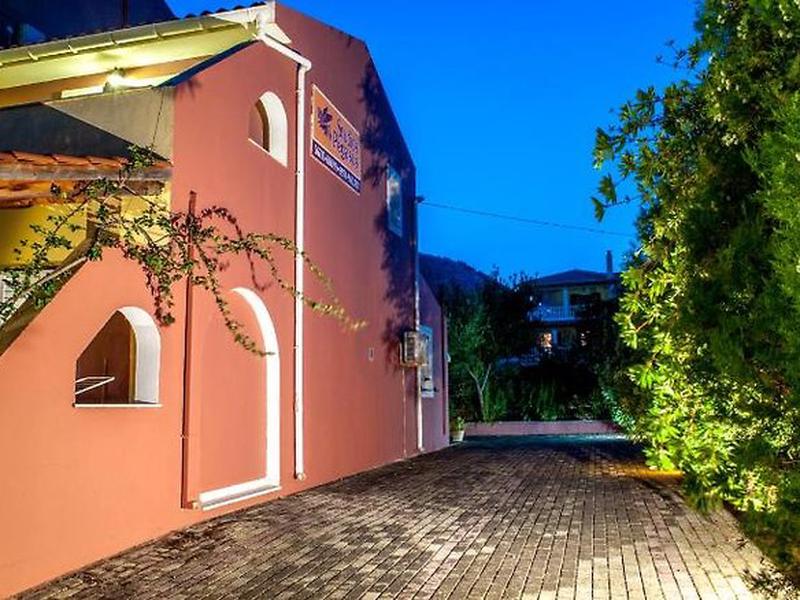 9E82F52C2F06BFE88AC8056E24219C62