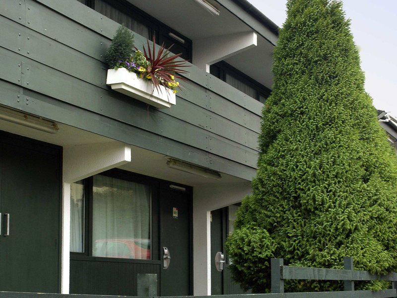 BB6CD6C4E7BC9697EFF8B8B67DD884E8