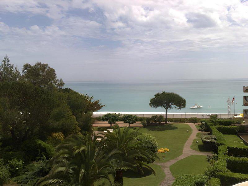 3AD309791CD2790EDE27F00DE658EBE3