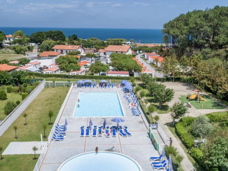 04D6A4D15341885CB0A52E1499E140FE