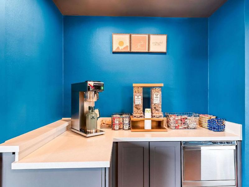 94C19F86F483F87E0F6237D4F9C5281F