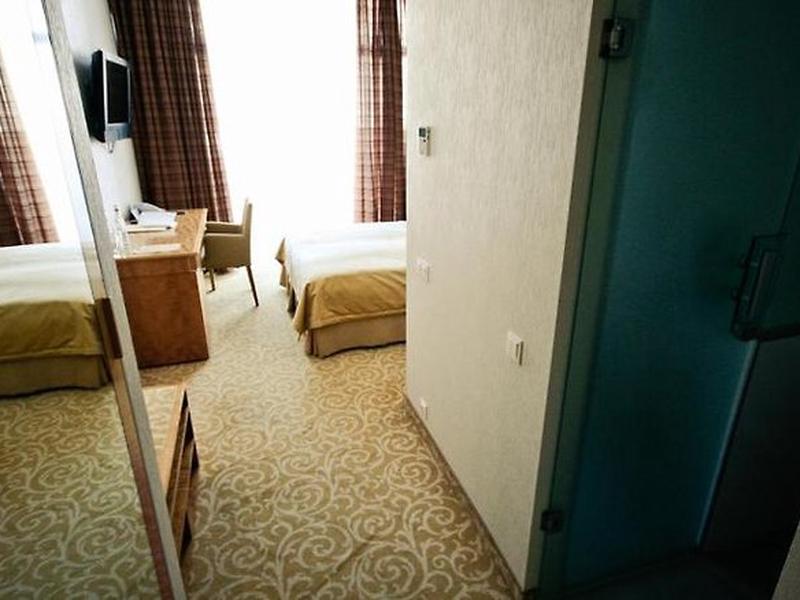 F4175A7C8FE158E1B1CA1EA66D97D963