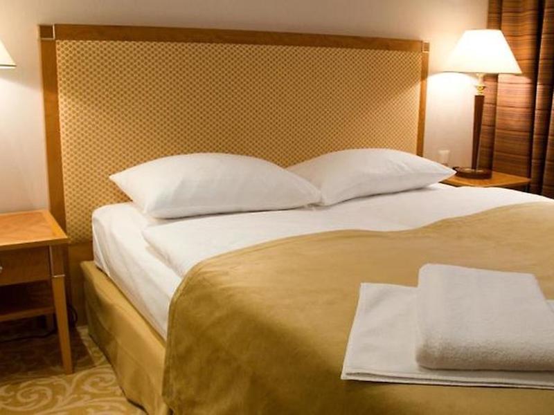 FB34C19BF41E8488CCC7AB8A26D7DFBB