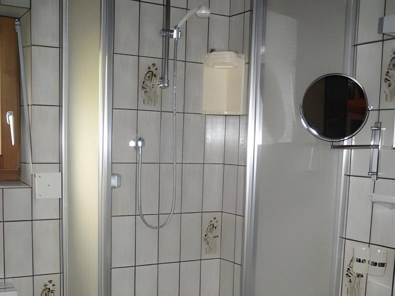 445F7BDA1CC8A65110228BD806E76CFB