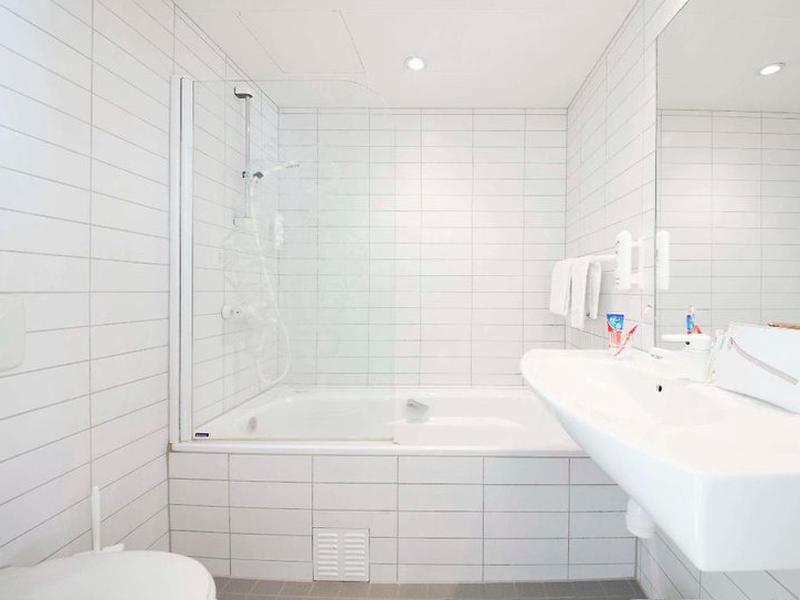 9D11935B9A4324EEF9AB44D2B37CA515