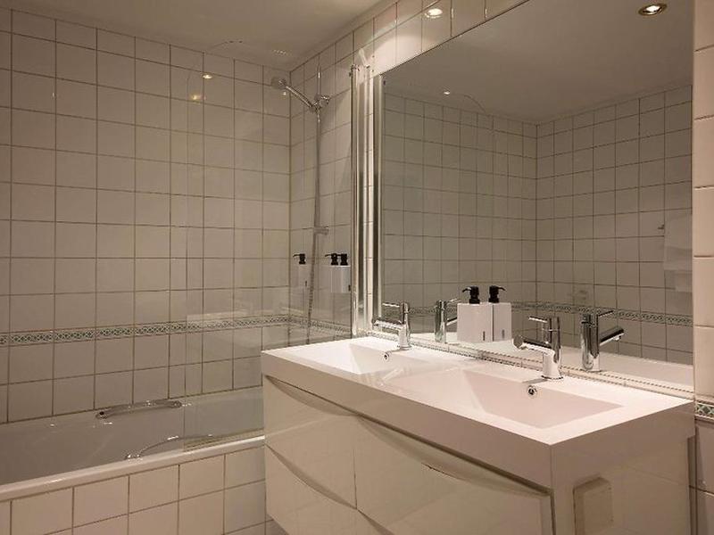 087F71E92F440FB4F5486ACC61C5FF2A