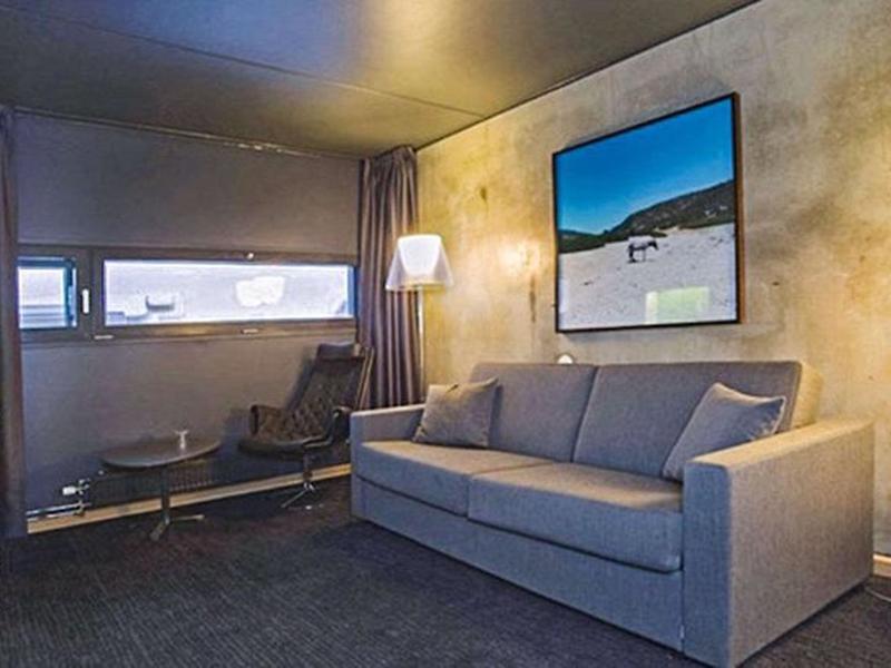 7AB156AB73127429663544AF8E7FA15D