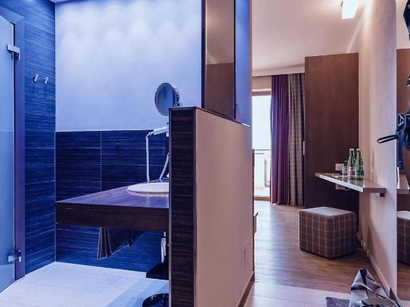 71B47534D03458AE4F5C60ABBF138C94