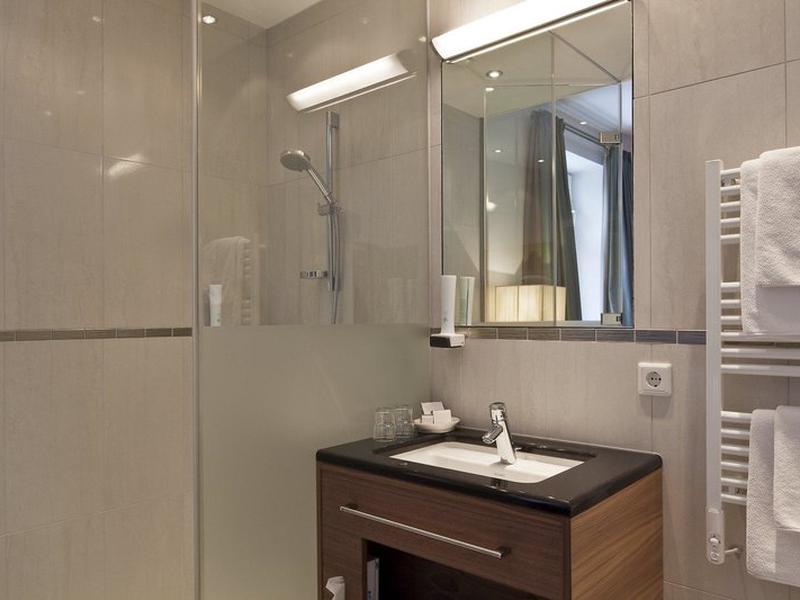 F417CF49E93E996796D81AC420FA188B