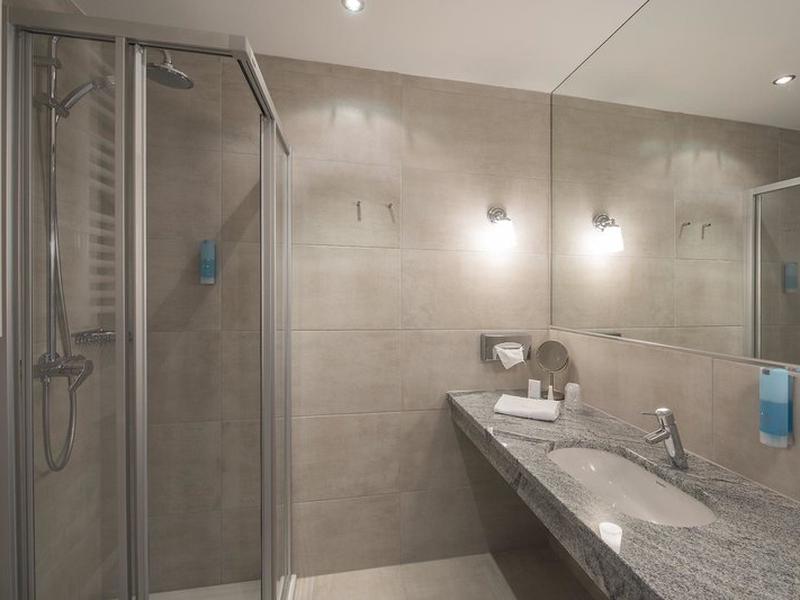 0220DF789CF51DEB42DD56DC5542FACE