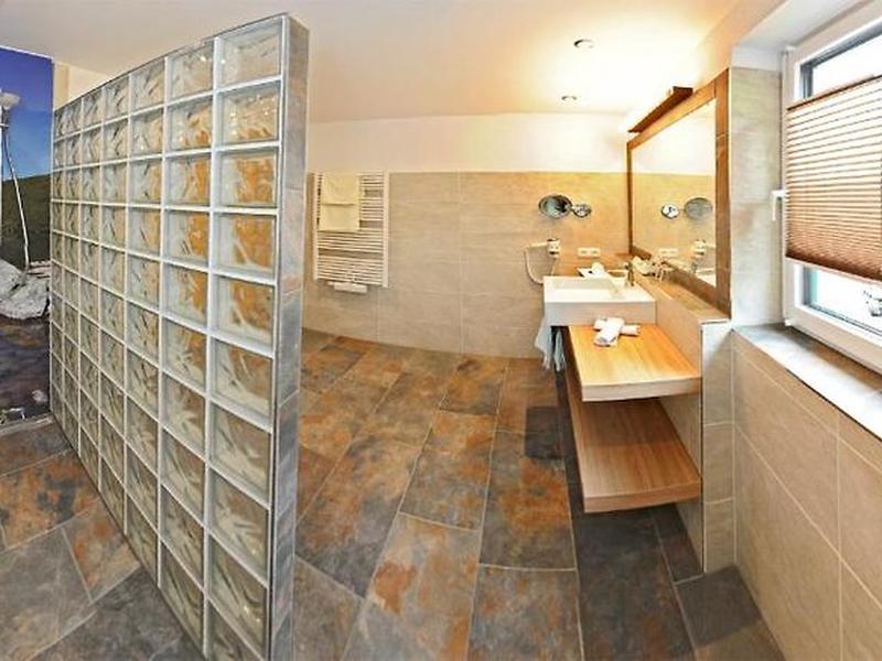 B357382ABEE7E81F04066F6A2D6C187A