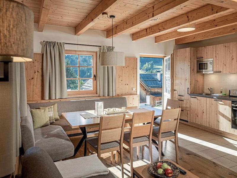 51891FE45F20730673CA4F7635317D2E