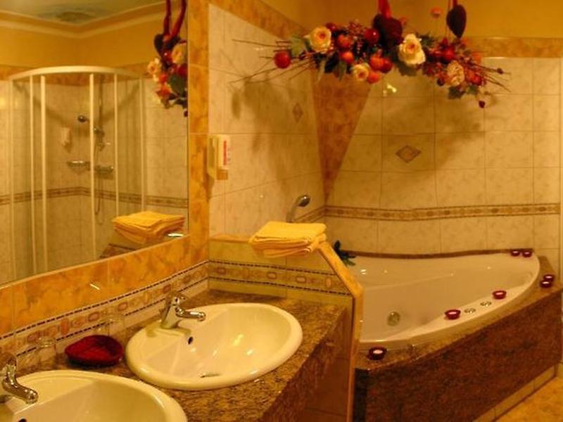 C174BDCD4CA8C375D13666E03E6E171A