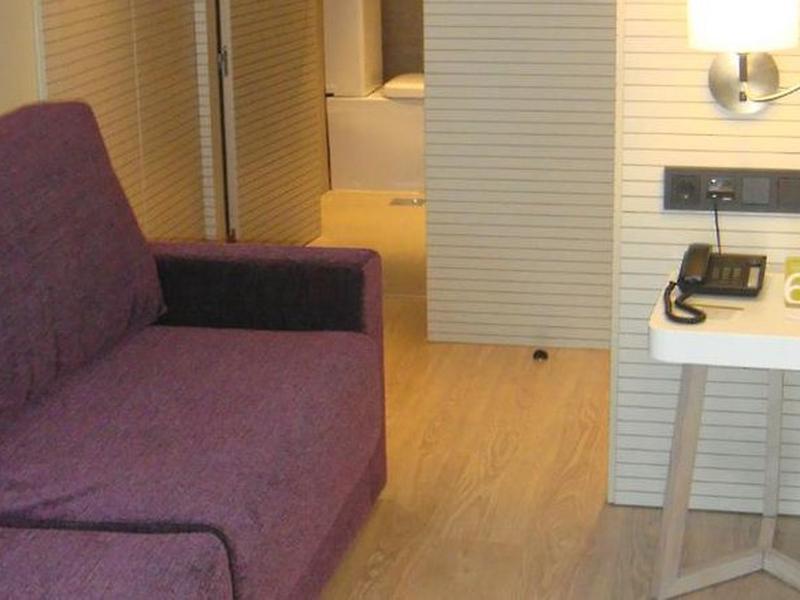 46D8D566BB408DAB1E1BC2862EB4D72E