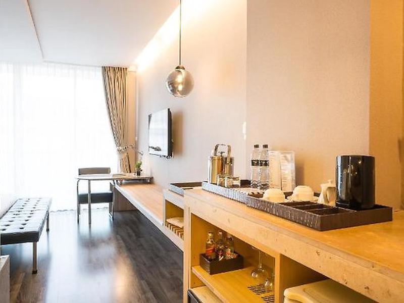 B8BB0B1984C36C0DA27341D90AC5F856