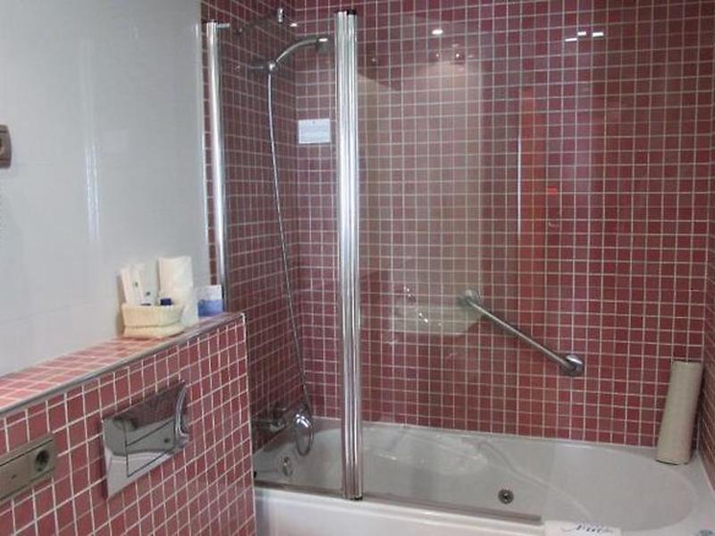 D5B27CB5E441EF32E0E99EC0C908F2A5