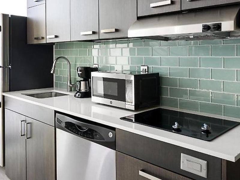 81049C05124F26A5F897600376A49708