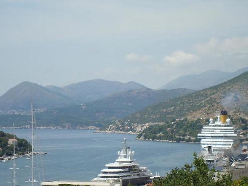 76F5A29B485B99530AB290EF789F4AB6