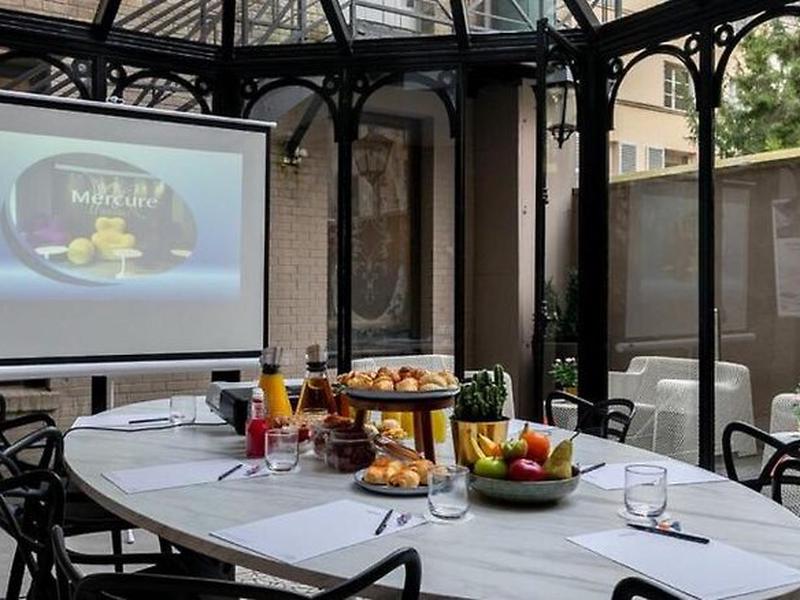 2A470DE98FE2BA372D9EE7BC8D248438