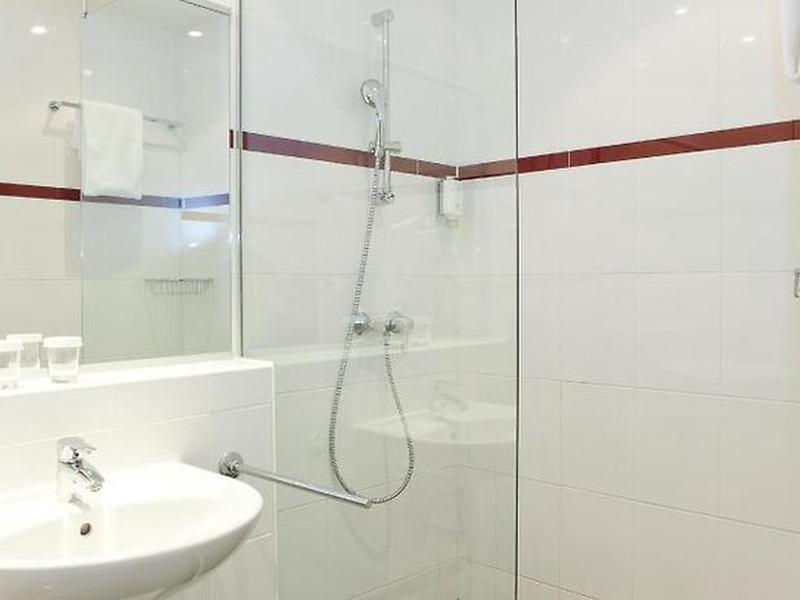 0010AEF0C7769B4E4474AA1302DBDC0C