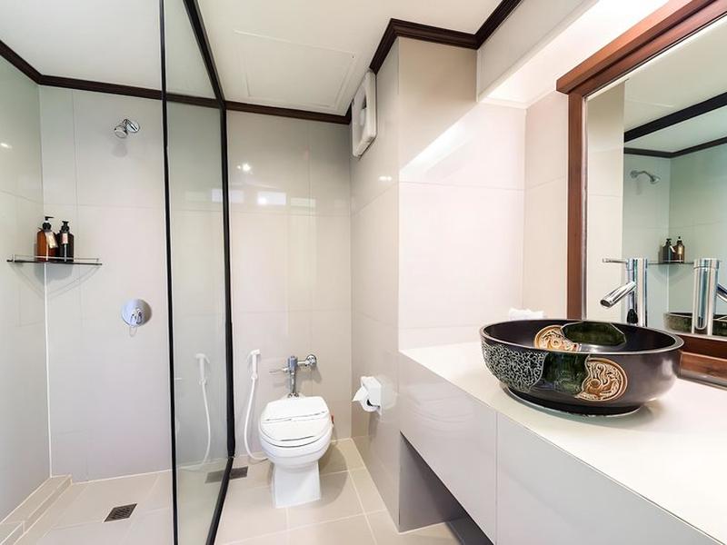 4D68C561A8FC64B7FF858CA15070B481