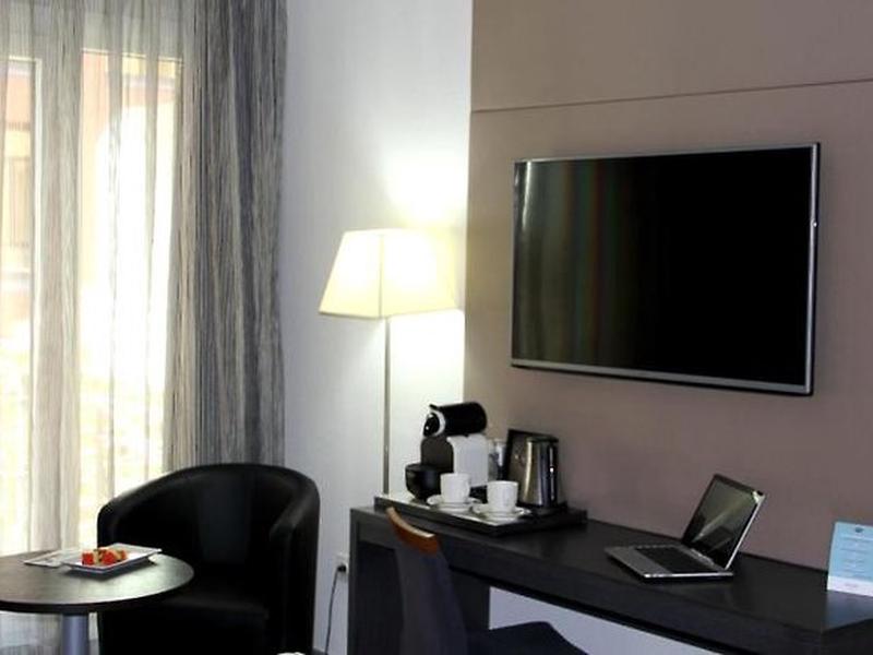 9394A00D5D584CE9E5BC7E5E851F500F