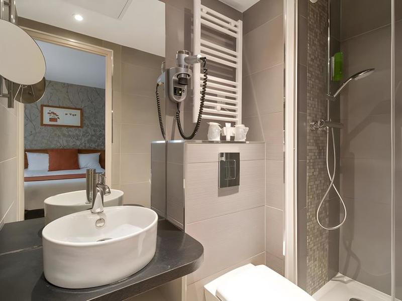 615292DF8526B8F2A1F19A0B81577C4C