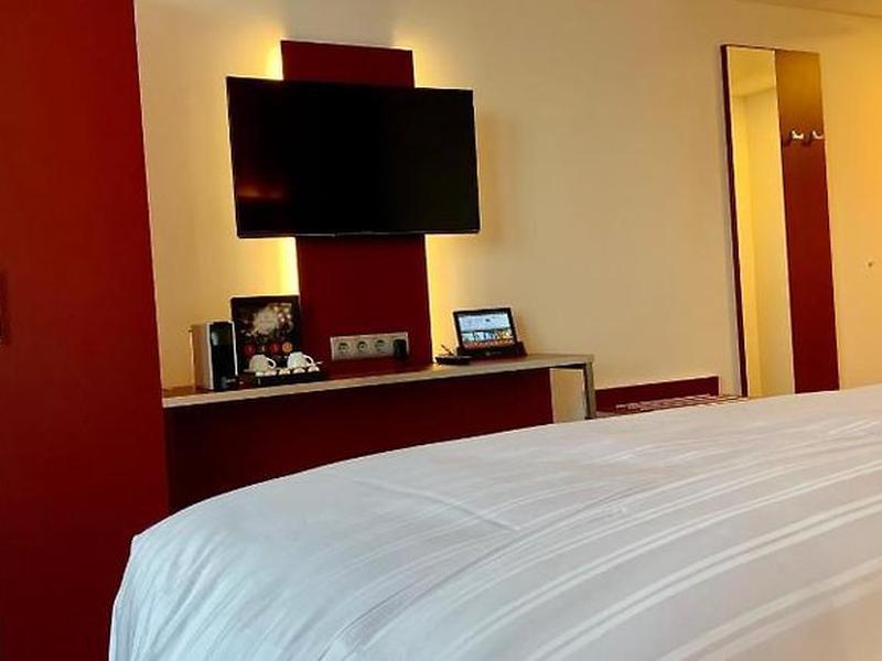 F5D121881E4E7445673A9D1BF0C0D33E