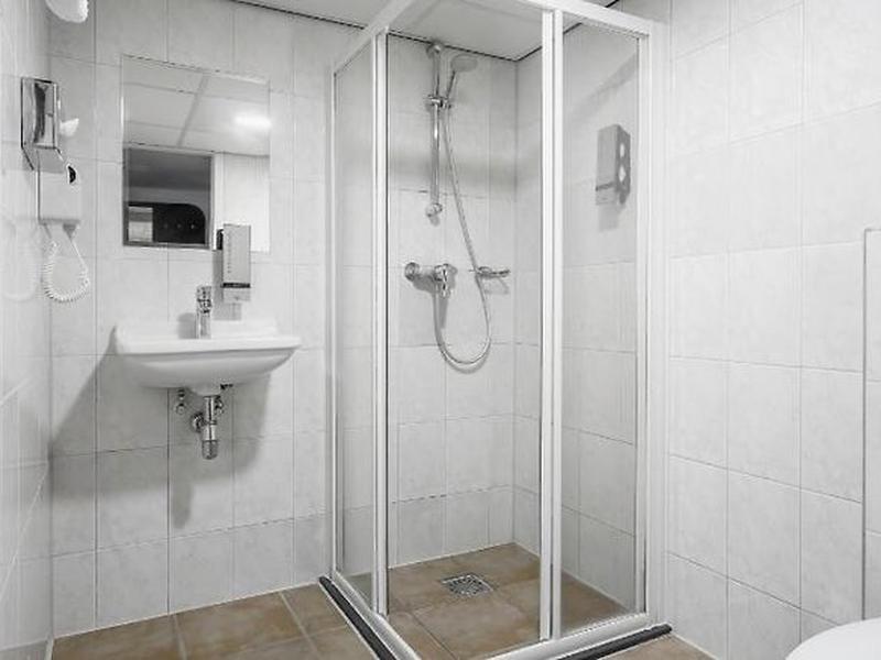 2EE69583D3B9E071A83CF8F68EED73E0