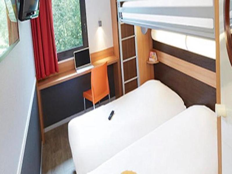 7302B7AB43C84E156AB9A5177CDD60AE