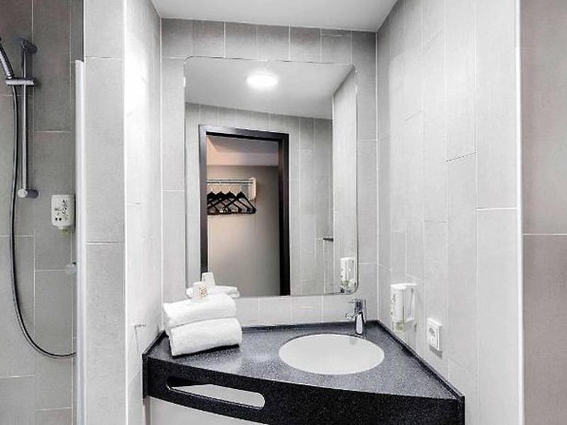 29657B0086F02A12F03FC3A1F39FDF35