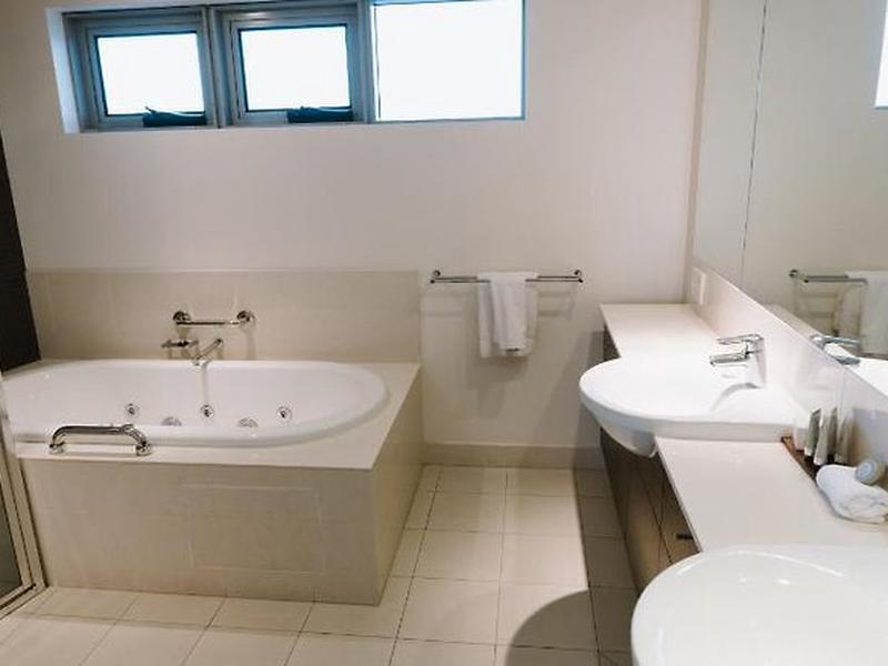 DD9E8DCE341B9C2F9E64A06E6D37D3C5