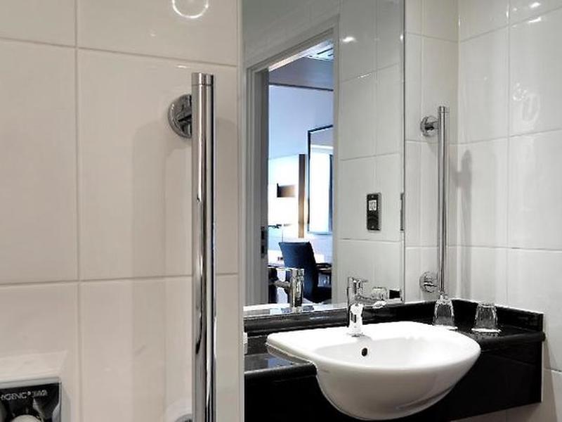 6FDE9A446BE64AA068FD2BB4580322AF