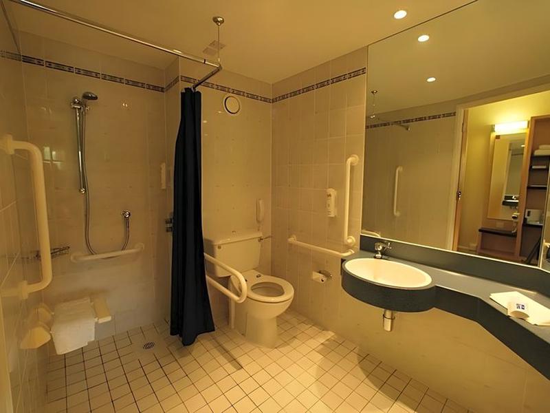 73600BB5ABE89E586963D51F7F3F30AD