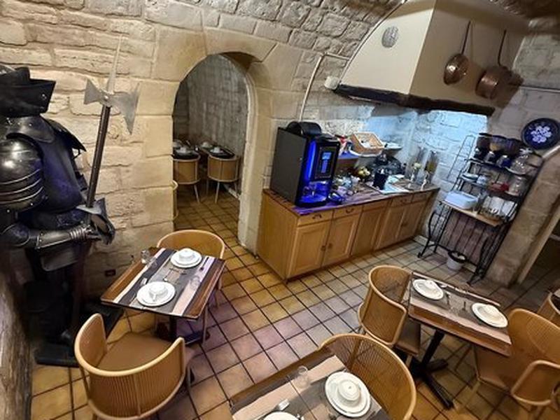 1B10EA45F369A2585B47D72B6B1E56B7