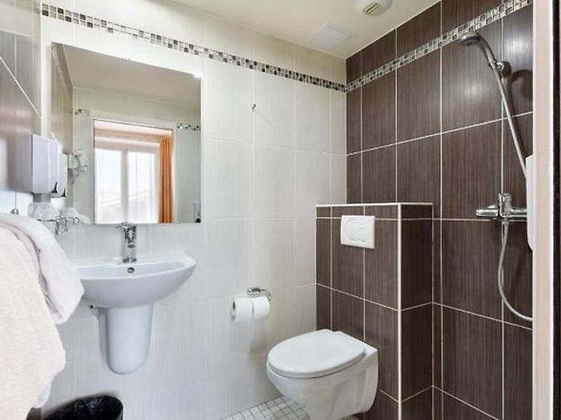 8D5059F53EDE36BF34CFDDE18710013C