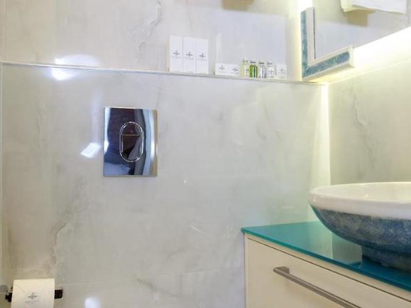 44C78128F3685796F66CF0C282251563