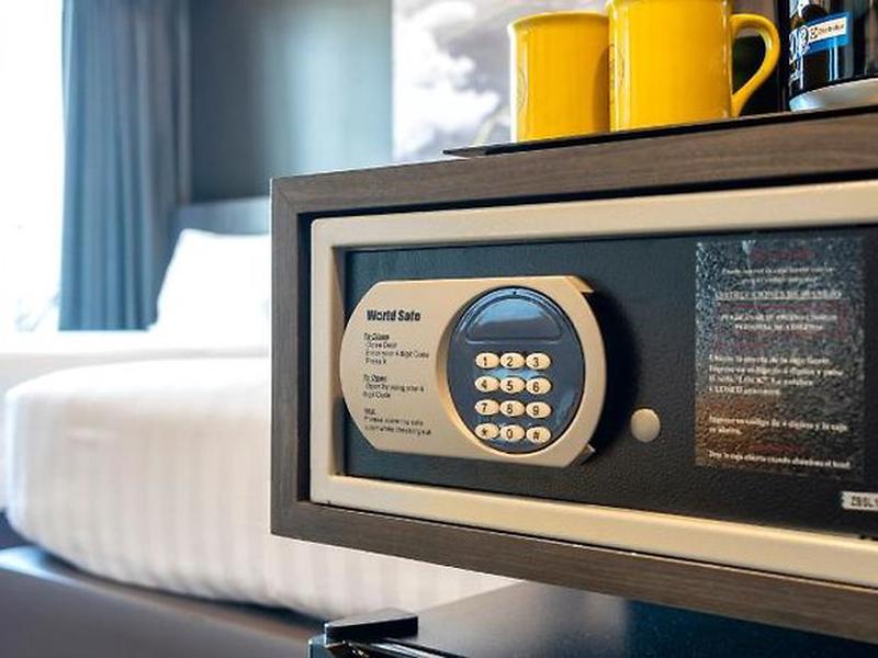 9D8000B2EDD536A73F3B30AD6E1D1540