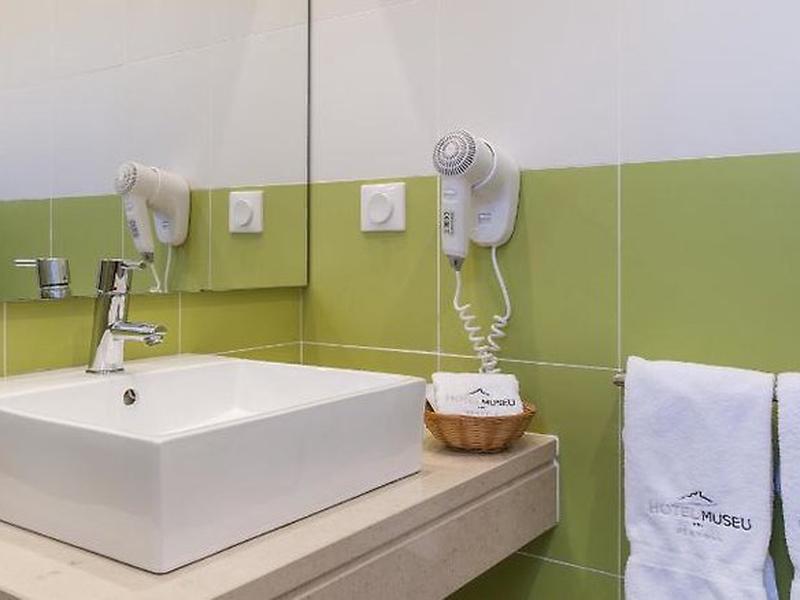 A9038CDECFE36E6948E231C9C588A264