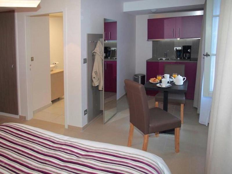 B65AB0BDB52B8184AE4AC1D0DA669D58