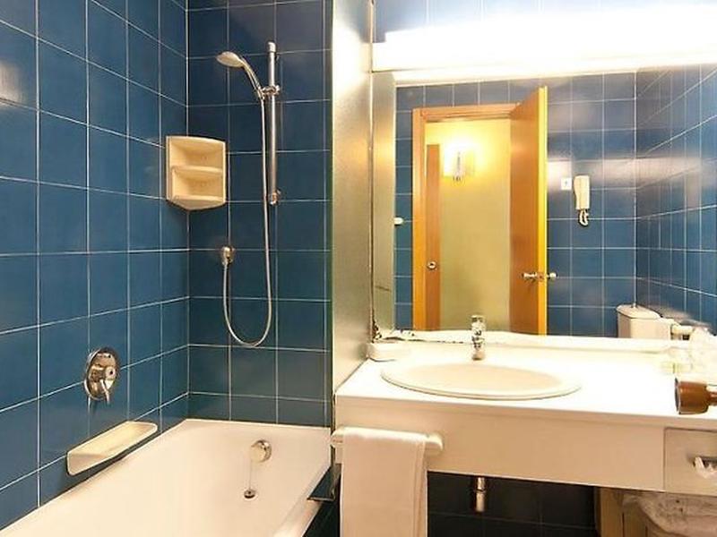 EEF90D643CDABD127999B4A0D004877E