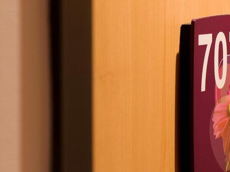 EBE29CB6E64FD438E9BD68DAE88F7747