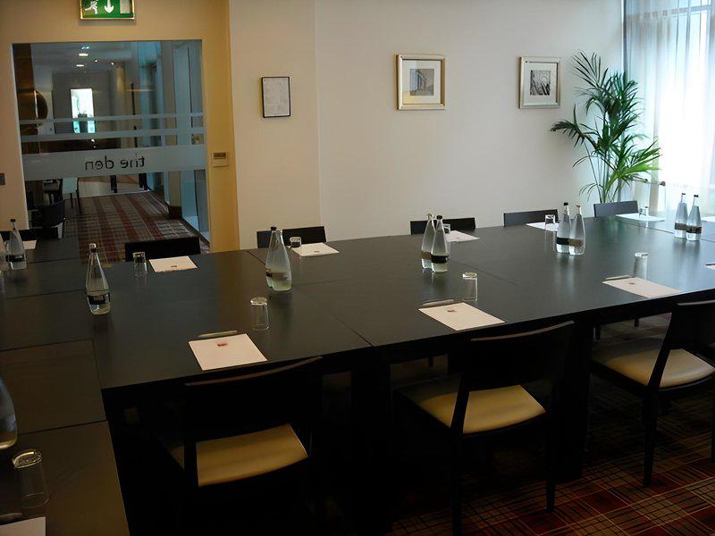 23040F1BFB38338F354586DE0233295C