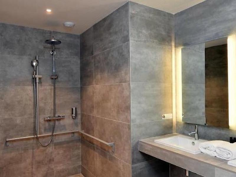 FEF3781BC443A0C9FEA12EA4CF4967C5