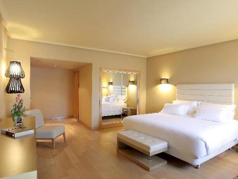 F465DEB40C43D0E70D249D497EE43A3E