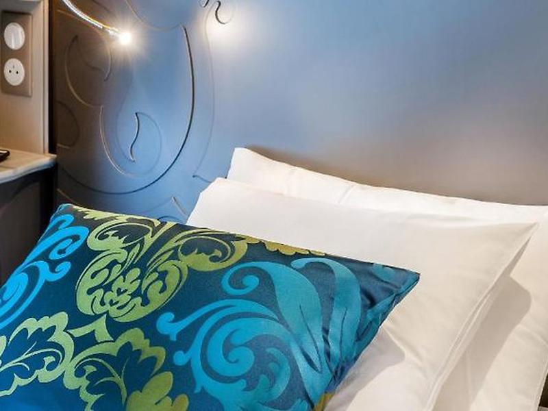 51ECDA9FB0B7CD4F32A5610D628362BF