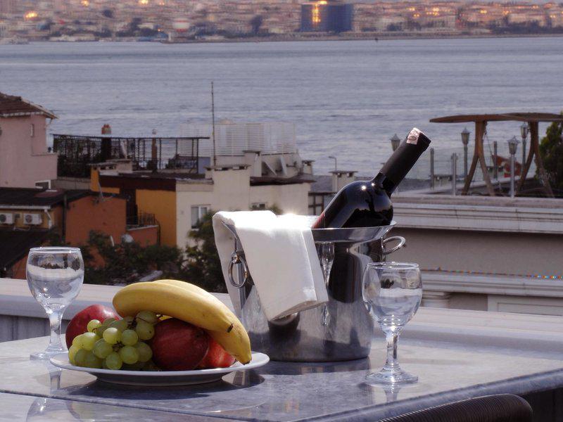 21674B8976BC2B4C0AF4D6992DE00C31